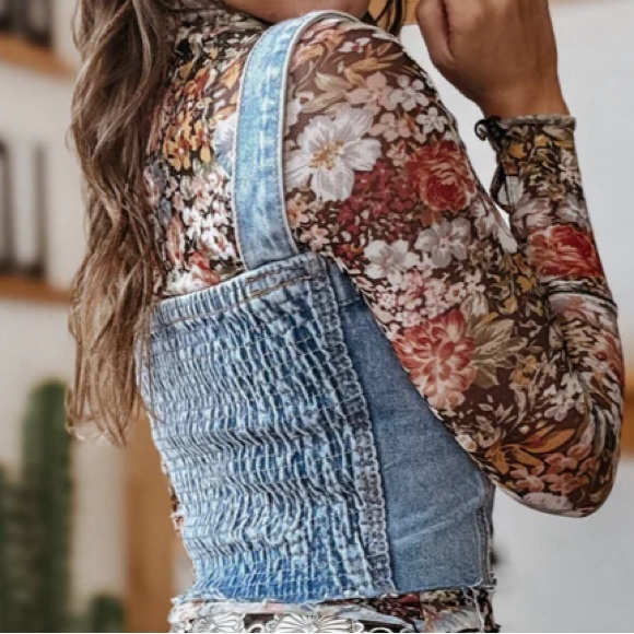 NWT Cropped Raw Cut Button Up Overall Strap Denim Top Adjustable Strap Smocked - Picture 7 of 9